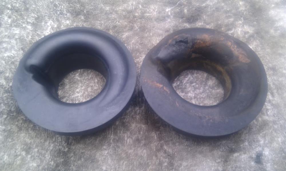 7H0511150B VAG Aislador de resorte trasero inferior de goma