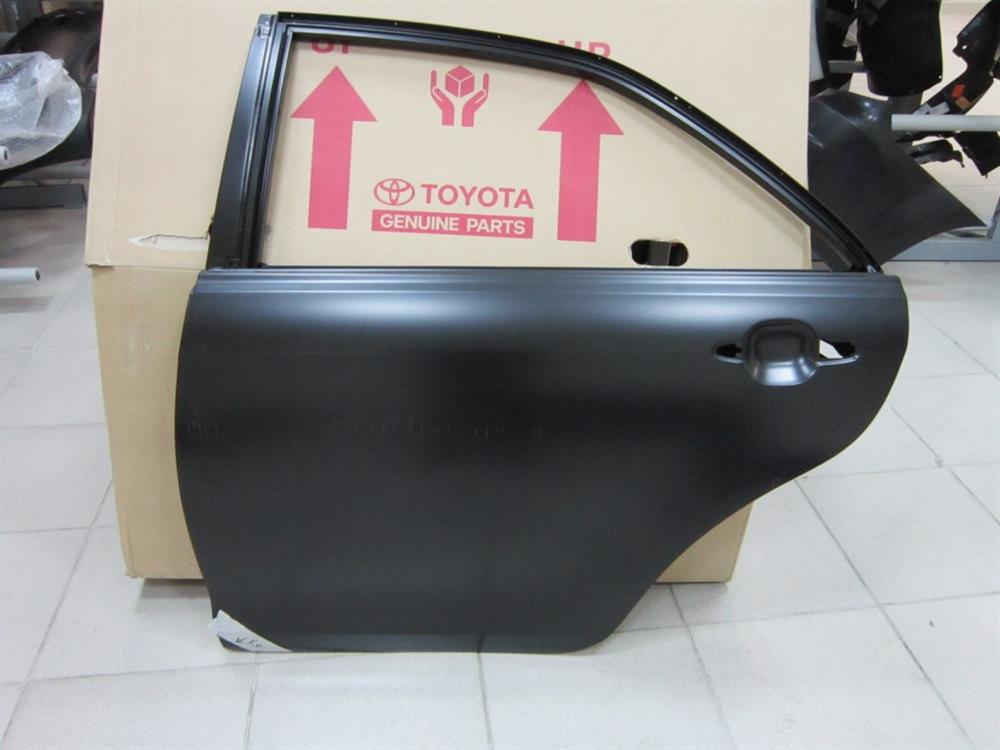 Puerta trasera izquierda para Toyota Camry (V40)