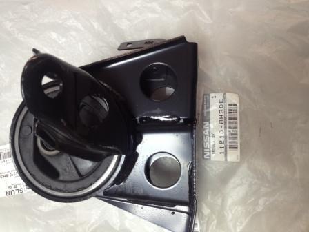 Soporte de motor derecho Nissan/Infiniti 112108H30E precio, desde 63,87 EUR