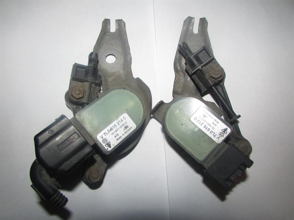 Sensor de nivel de carrocería delantero derecho VAG 7L0616214C precio, desde 54,25 EUR