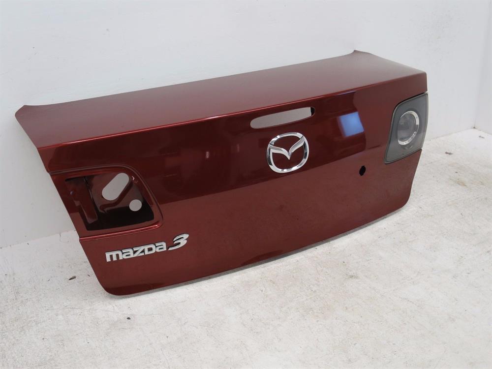 BN8V52610B Mazda tapa del maletero