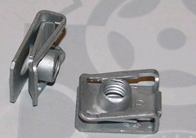 Tuerca enjaulada para tornillo autorroscante A004994184564 Mercedes