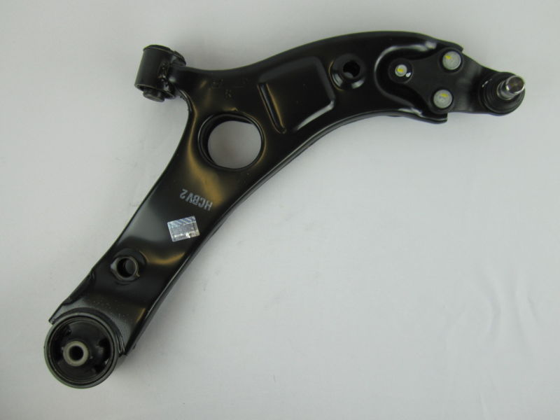 Brazo inferior derecho de la suspensión delantera Hyundai/Kia 545013S100 precio, desde 92,81 EUR