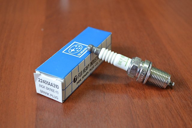 Bujía 22401AA310 Subaru