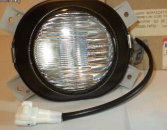 Faro antiniebla izquierdo / derecho Suzuki Swift 2 (EA)