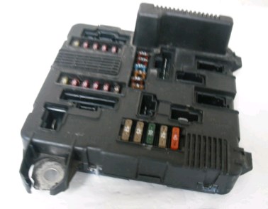 Caja fusibles Renault (RVI) 8200306033 precio, desde 31,85 EUR