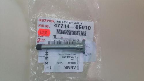 477150E010 Toyota pasador guía, pinza del freno trasera, inferior