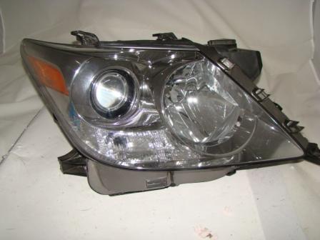 Faro derecho 8113060D60 Toyota