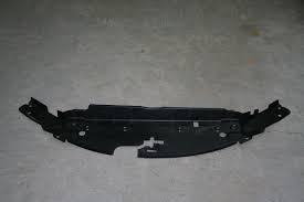 Cubierta del panel frontal (Calibrador De Radiador) Superior Geely Emgrand EC7 