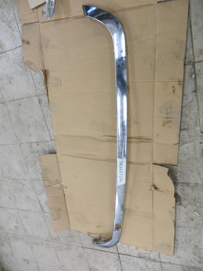 Moldura de parachoques trasero A1668851274 Mercedes