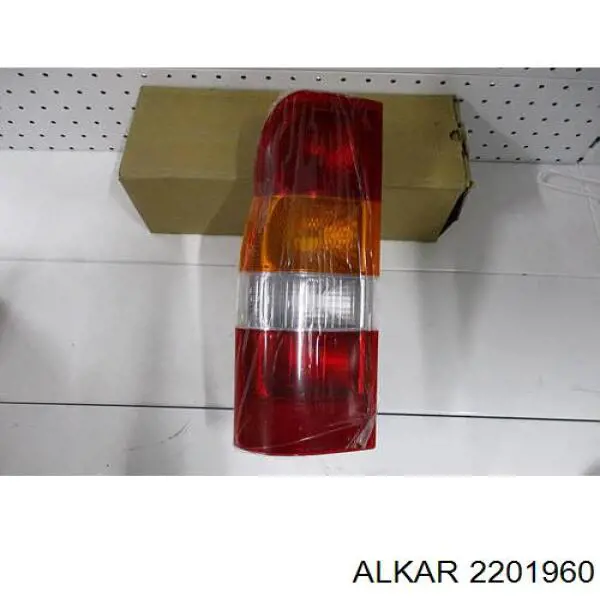 Piloto trasero izquierdo Alkar 2201960 precio, desde 43,71 EUR