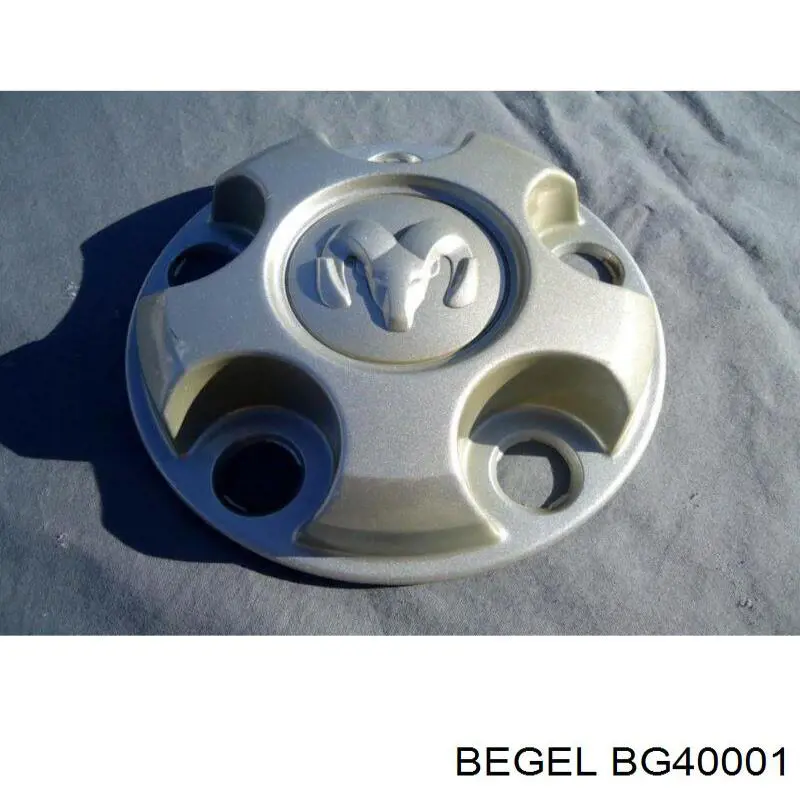 Tapacubos de ruedas Mercedes 6674000325
