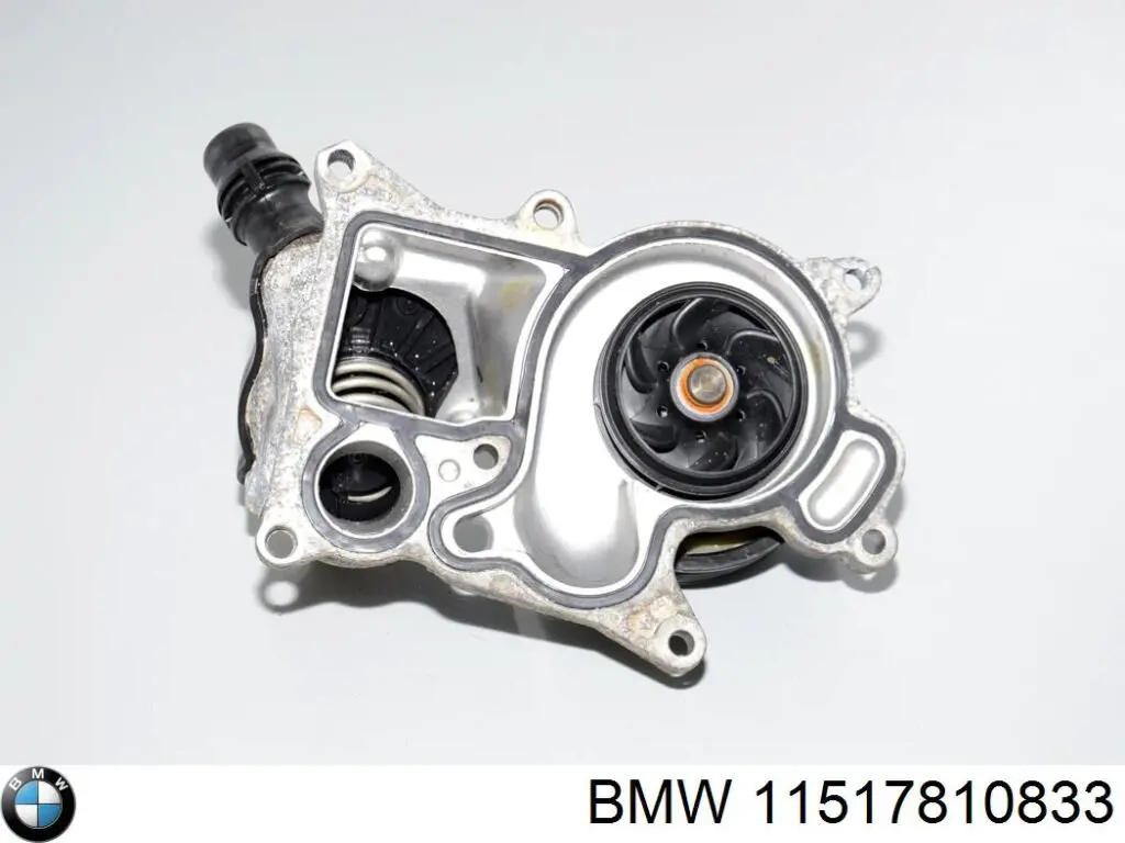 Bomba de agua 11517810833 BMW