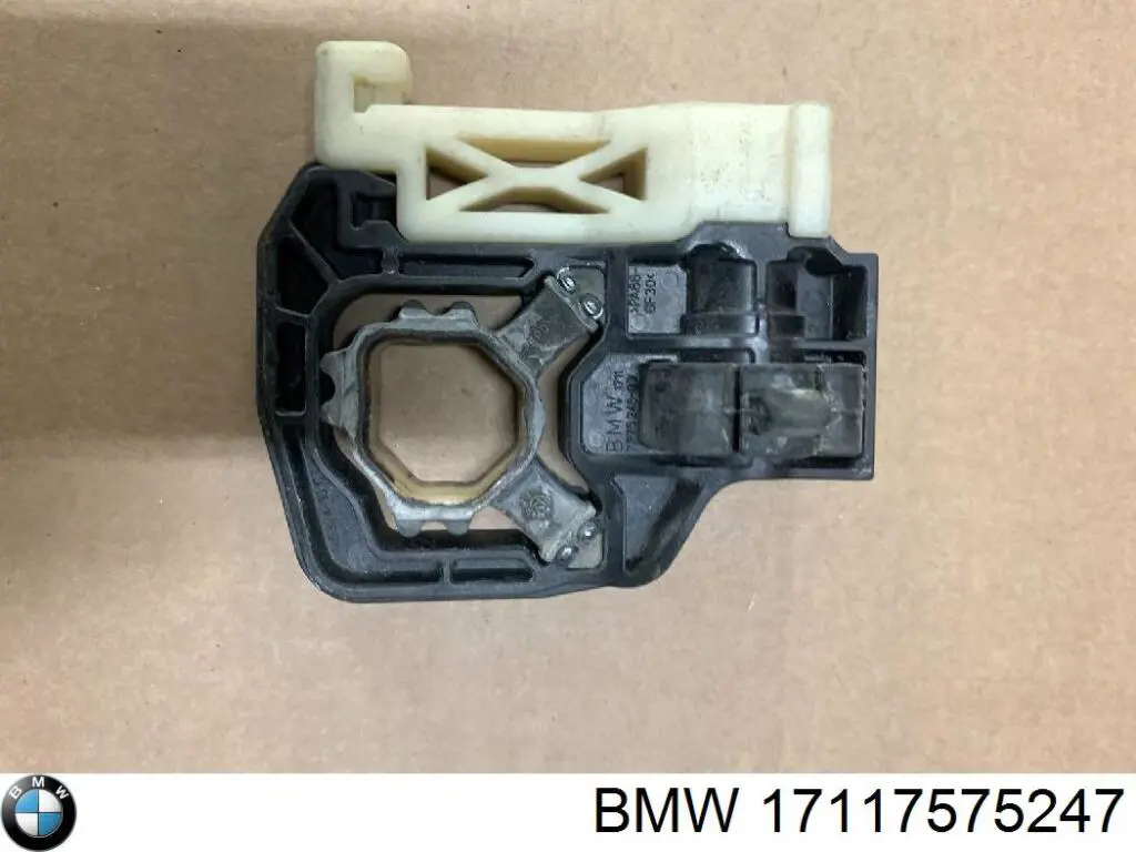 Comprar 17117575247 BMW Soporte inferior de fijación del radiador