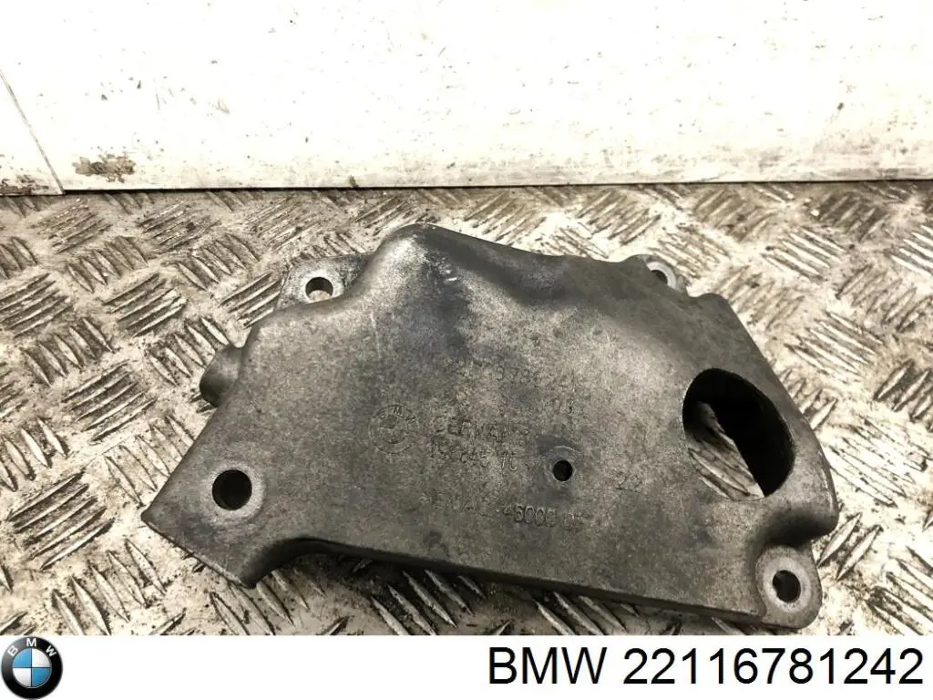 Soporte derecho del motor BMW 22116781242