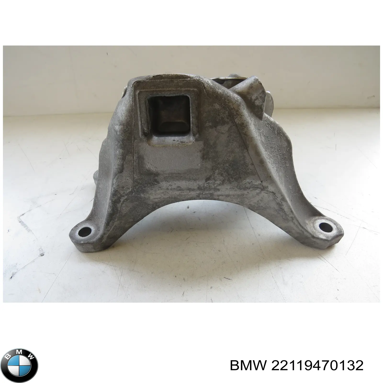 Soporte derecho del motor 22119470132 BMW
