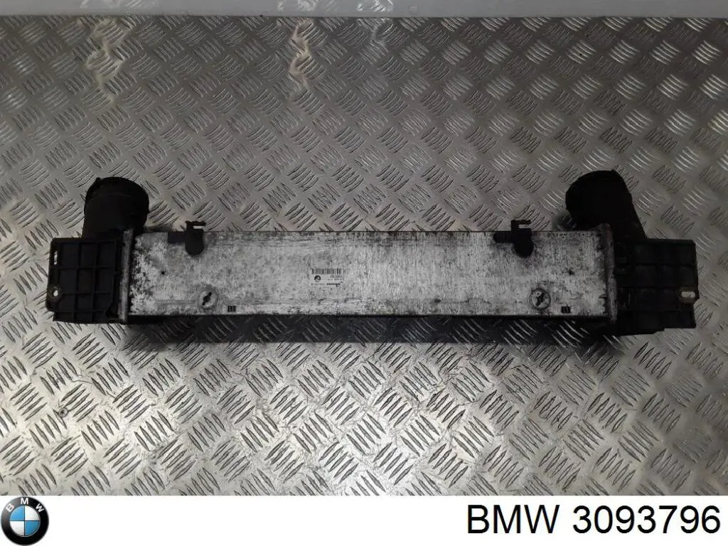 3093796 BMW intercooler