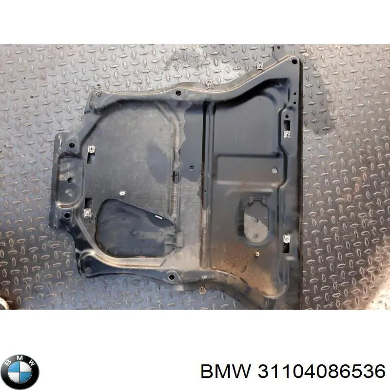 31104086536 BMW protección motor /empotramiento