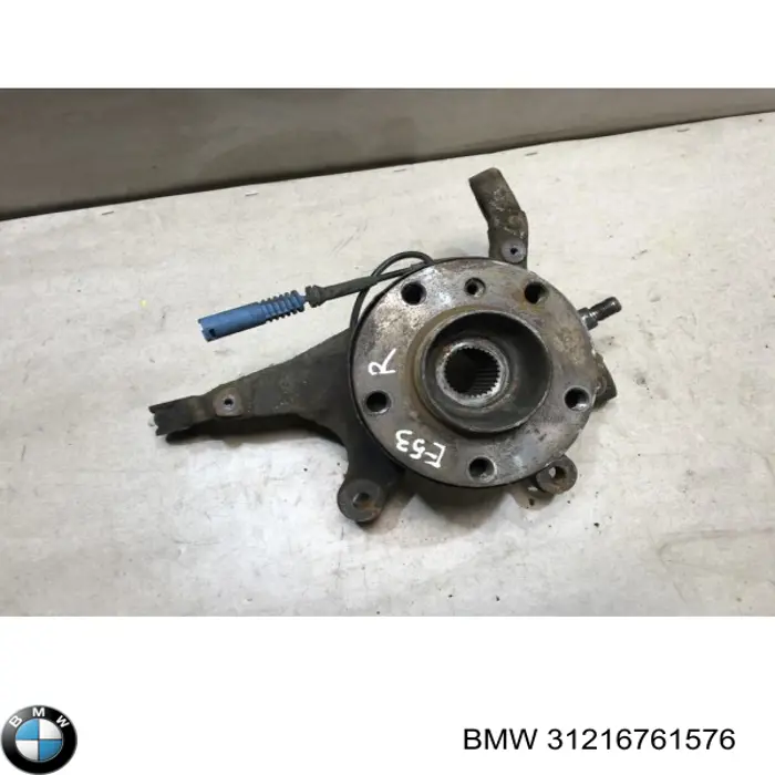 Muñón del eje, soporte de rueda, delantero derecho BMW 31216761576