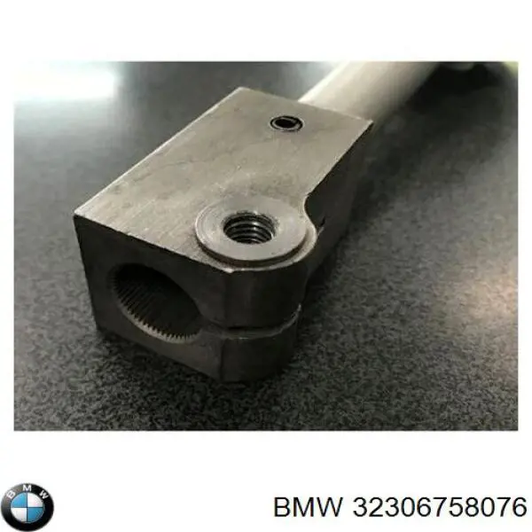 Eje inferior de la columna de dirección 32306758076 BMW