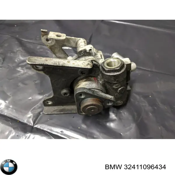 Bomba de dirección hidráulica BMW 32411096434