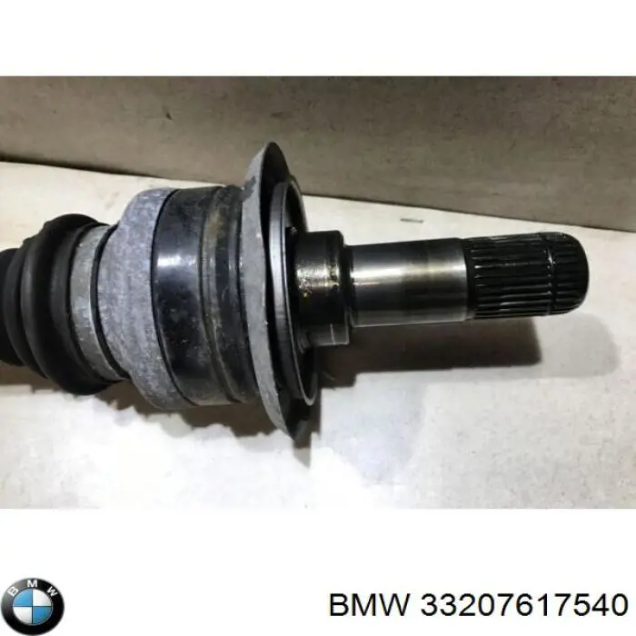 33207617540 BMW árbol de transmisión trasero