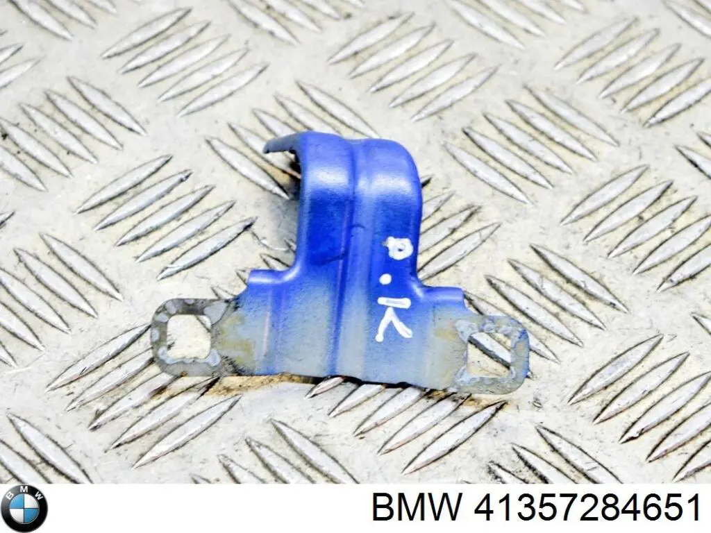 Soporte delantero izquierdo para aleta delantera 41357284651 BMW