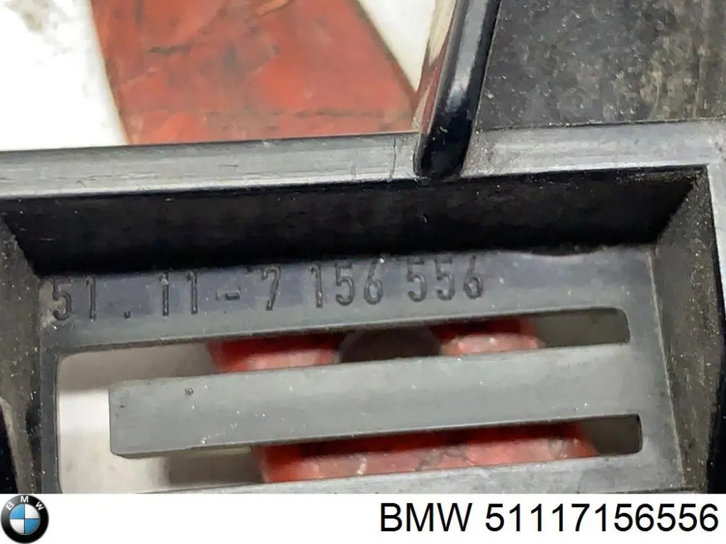 Comprar 51117156556 BMW Guía derecha del parachoques delantero