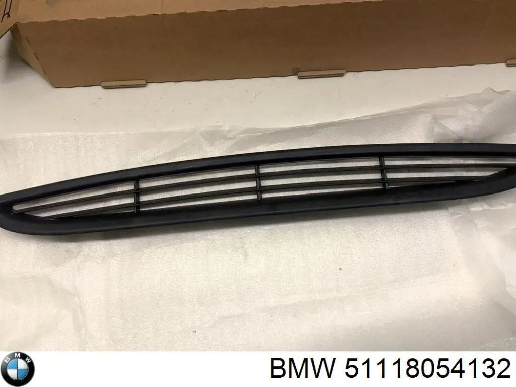 Rejilla de ventilación, paragolpes delantero, central BMW 51118054132 precio, desde 35,26 EUR