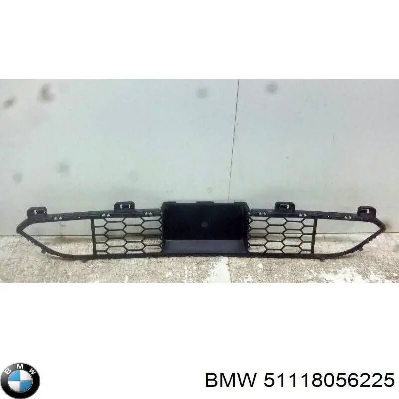 Rejilla de ventilación, paragolpes delantero, central BMW 51118056225 precio, desde 118,41 EUR