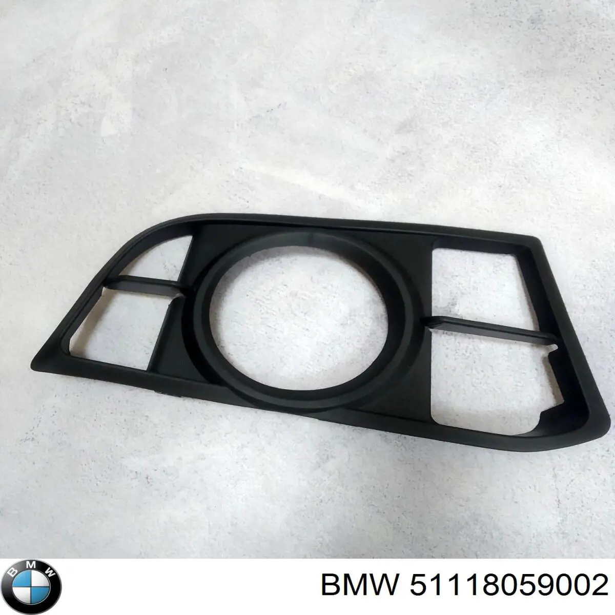 Rejilla de ventilación, parachoques trasero, derecha BMW 51118059002