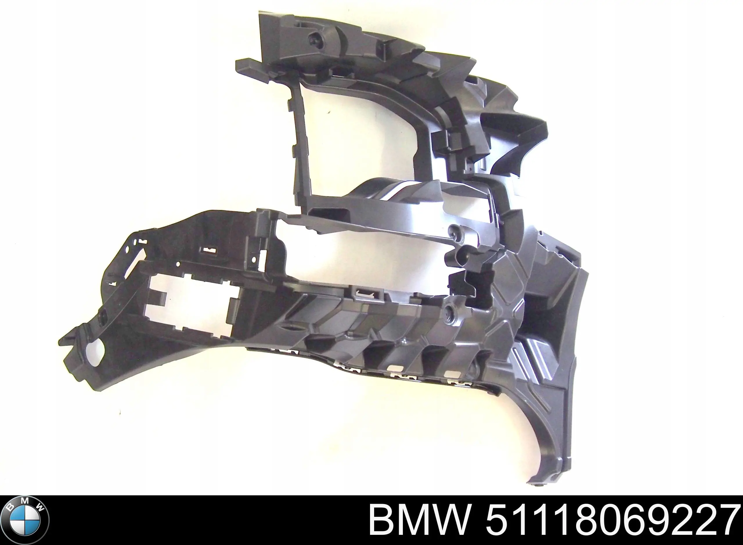 Montura de faro antiniebla izquierdo BMW 51118069227 precio, desde 93,70 EUR