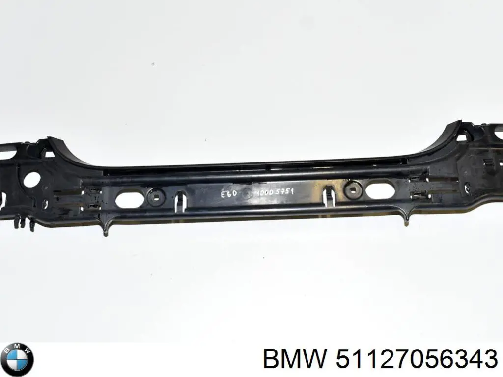 51127056343 BMW soporte de parachoques trasero central