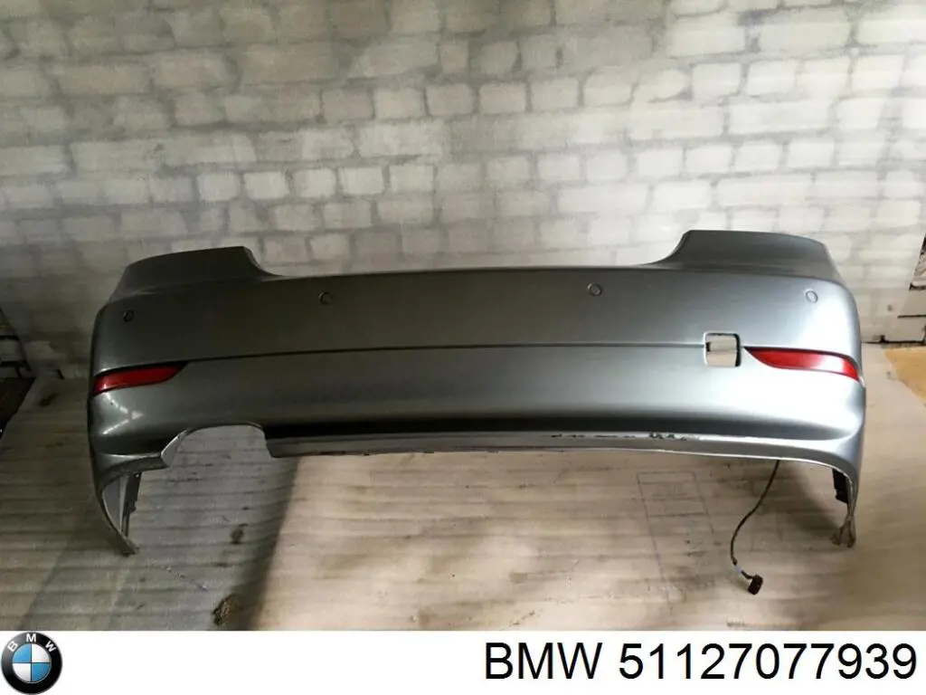 Paragolpes trasero BMW 51127077939
