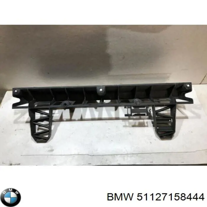51127158444 BMW soporte de parachoques trasero central