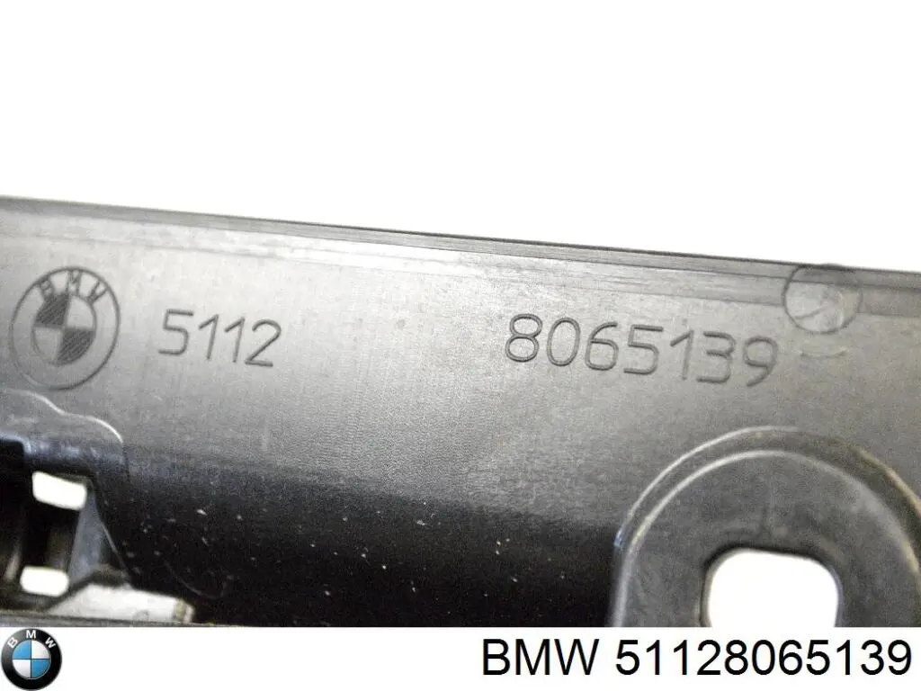 Soporte central del parachoques trasero 51128065139 BMW
