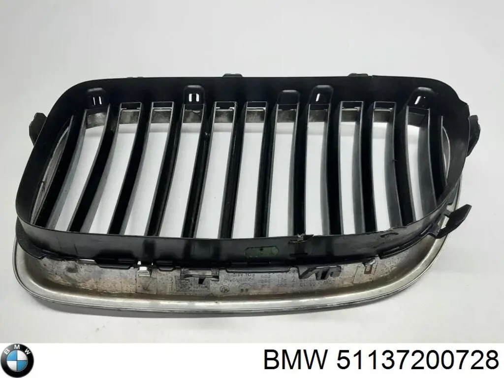 51137200728 BMW Rejilla derecha del radiador