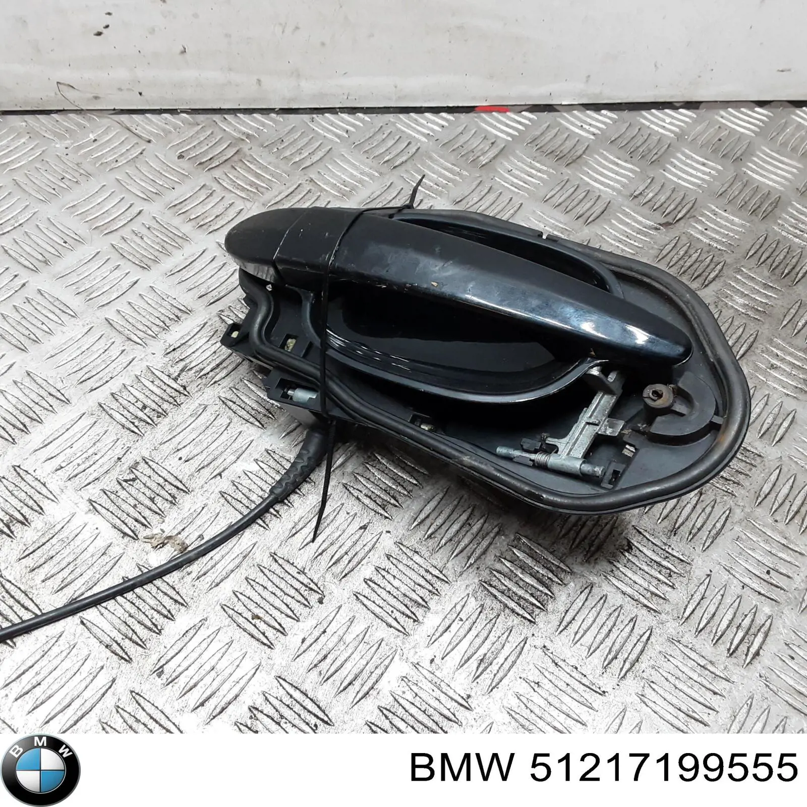 Soporte de manija exterior de puerta delantera izquierda BMW 51217199555 precio, desde 43,56 EUR
