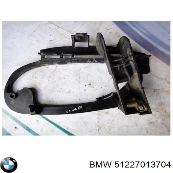 Soporte de manilla exterior de puerta trasera derecha para BMW 7 (E65, E66, E67)