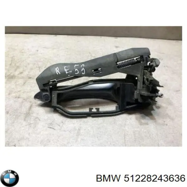 Soporte de manija exterior de puerta trasera derecha 51228243636 BMW