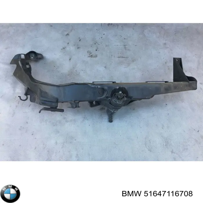 Soporte de fijación del faro delantero derecho 51647116708 BMW