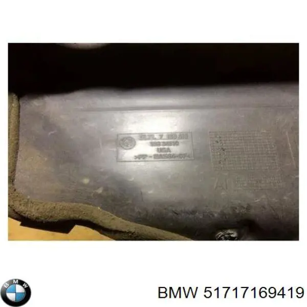 3M820001 AND Protección izquierda del motor