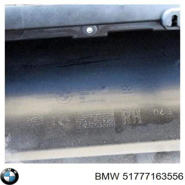 Estribo derecho BMW 51777163556 precio, desde 232,32 EUR