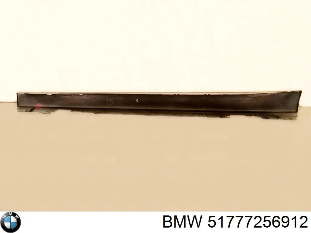 Moldura exterior derecha del umbral BMW 51777256912 precio, desde 153,91 EUR