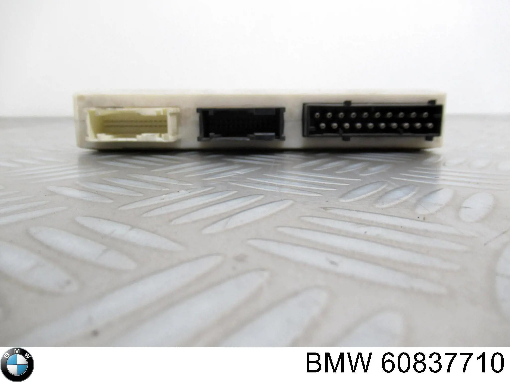 60837710 BMW 