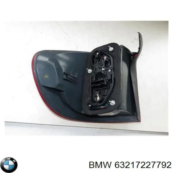 Piloto trasero exterior derecho 63217227792 BMW