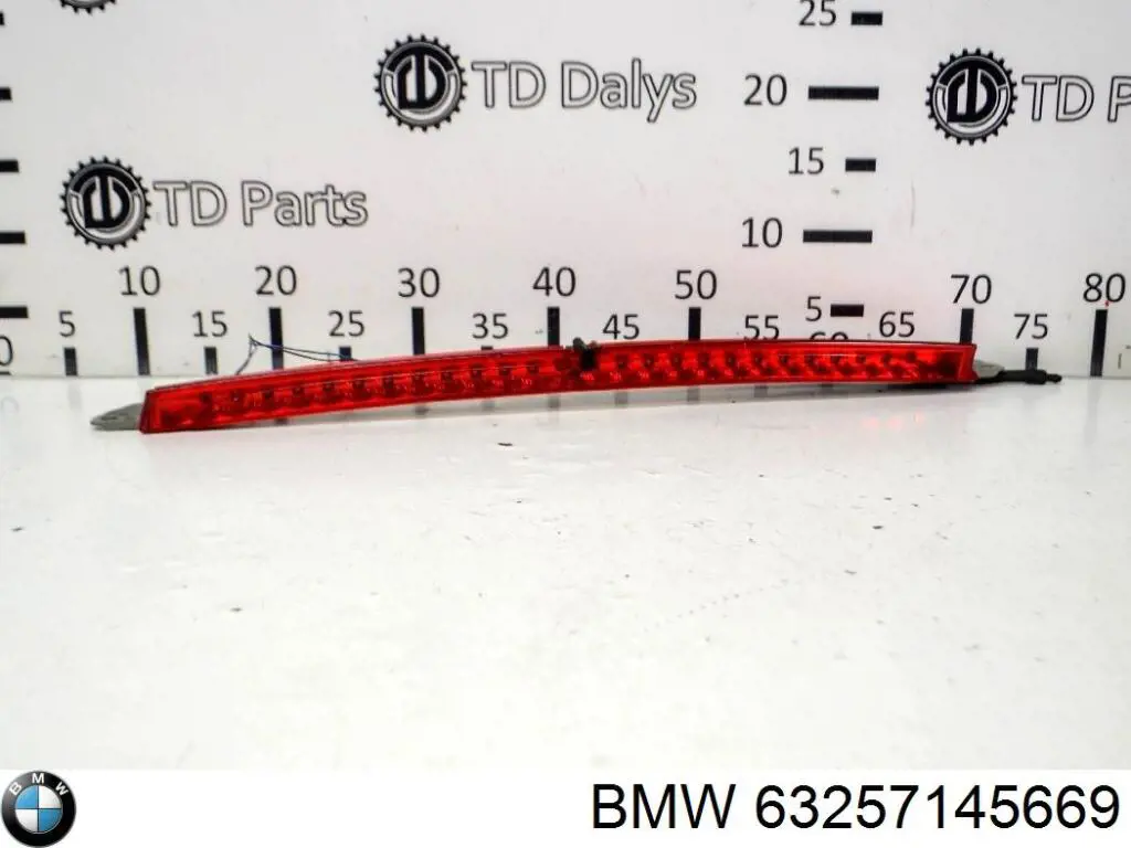 Lampara de luz de freno adicional  BMW 63257145669 precio, desde 81,31 EUR