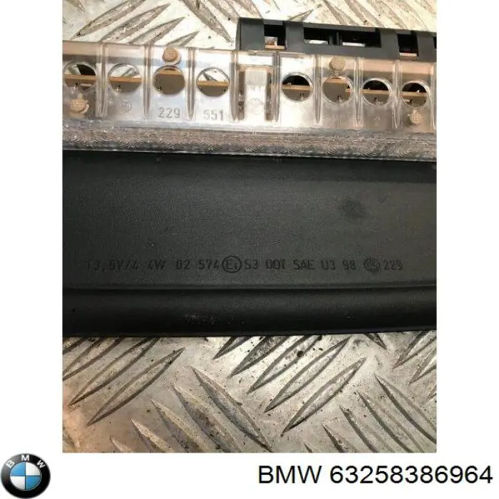 Tercera luz de freno 63258386964 BMW