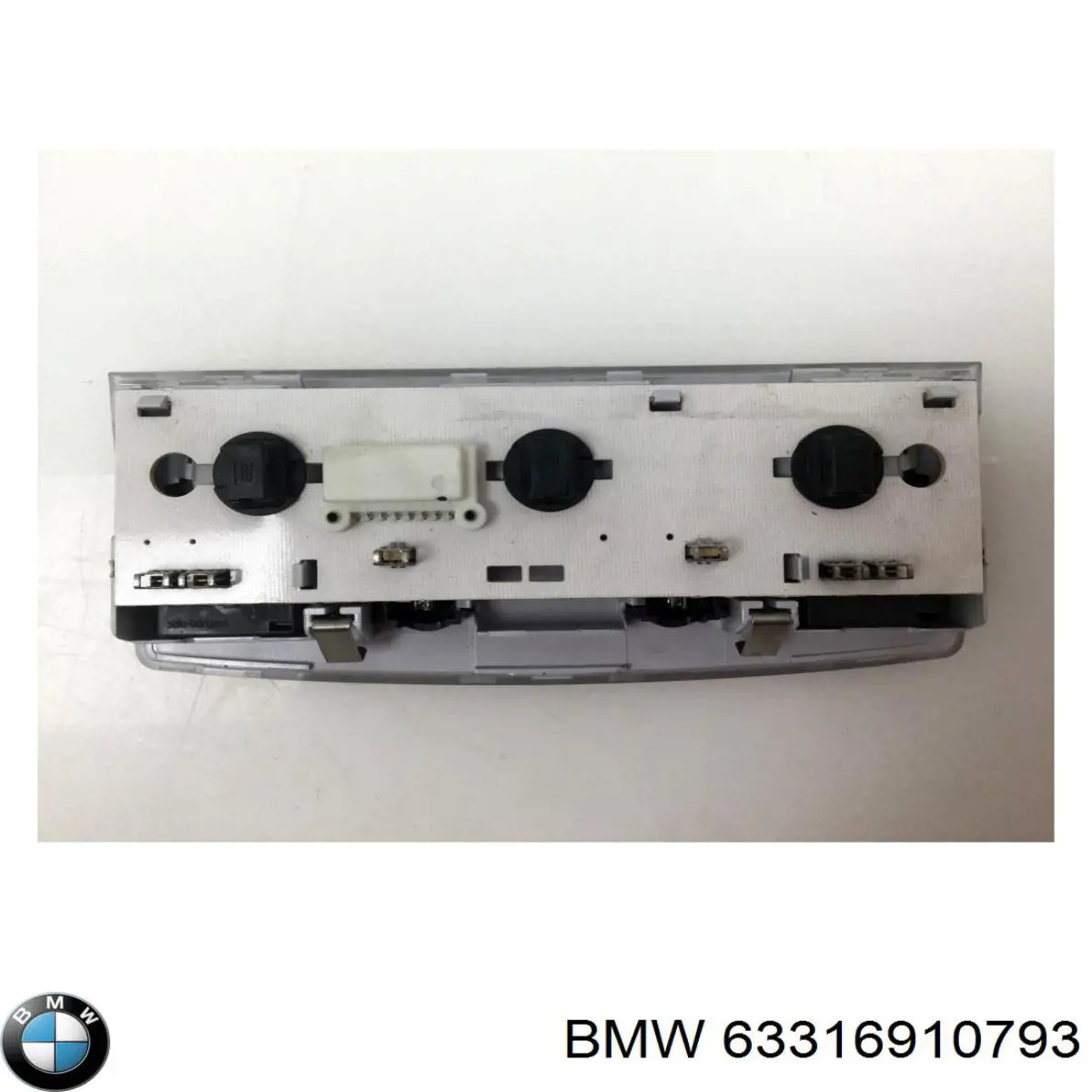 63316910793 BMW luz interior (cabina trasera)