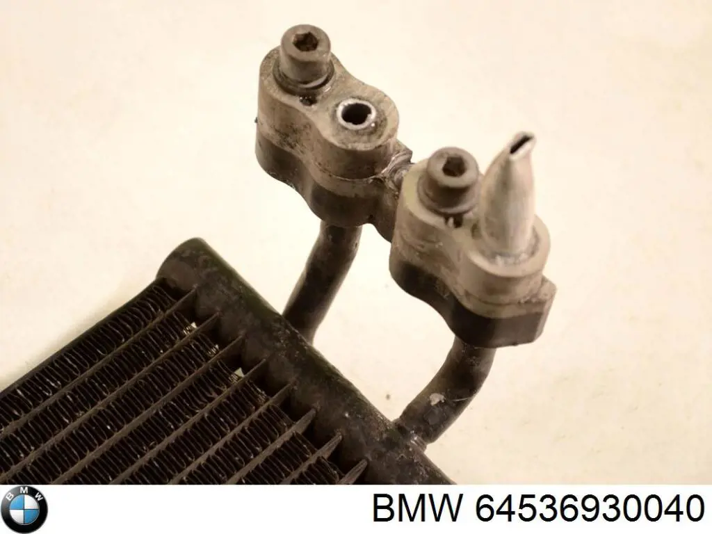 64536930040 BMW condensador aire acondicionado